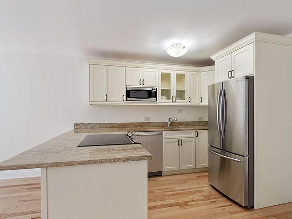 3rd image of 4250 N Marine Dr APT 1725