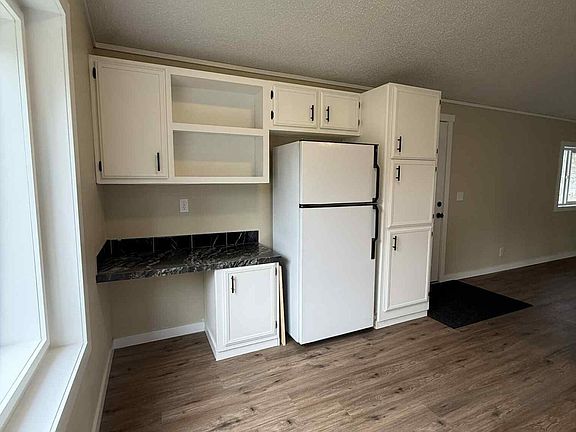 3rd image of 1793 E Mary Ln