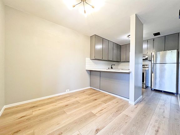 5th image of 637 Woodside Ln #5
