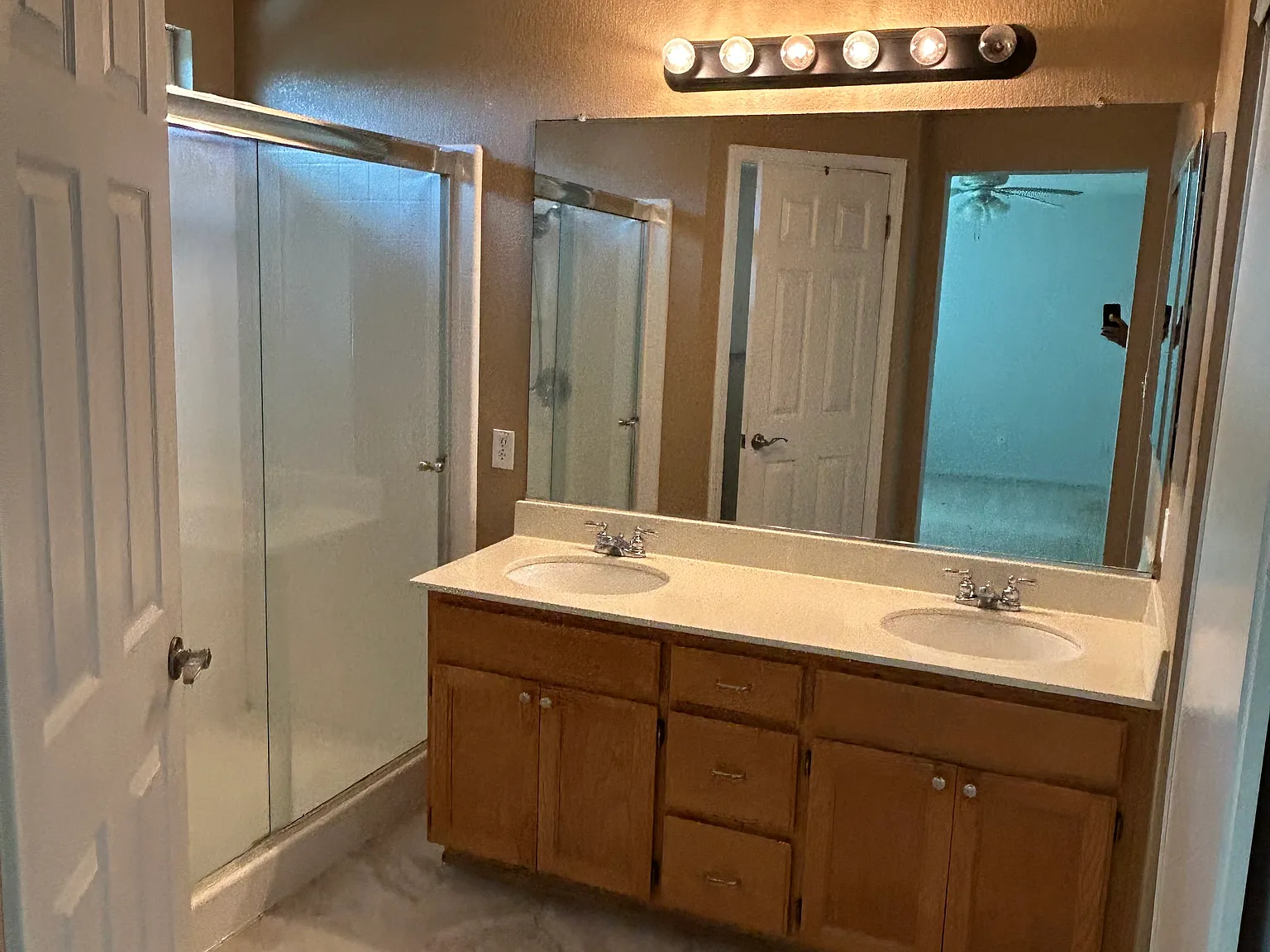 4 bed, 2.5 bath, 1861 sqft, $3,450 — Photo 4