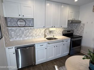 96 East Ave APT 75, Atlantic Highlands, NJ 07716