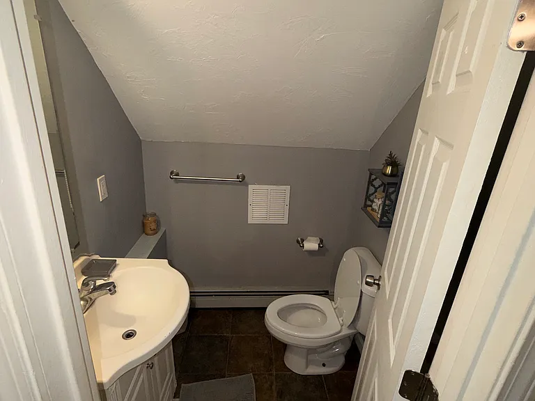 16 Pine St #A — Photo 22