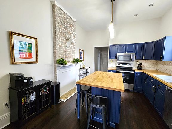 3rd image of 224 S Lopez St #1
