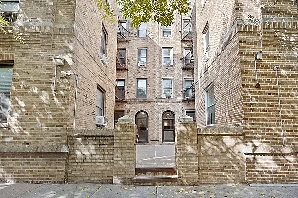 41-40 40th St #C5 — Photo 12