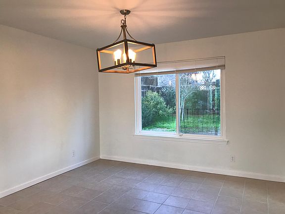 5th image of 213 Gentry Cir