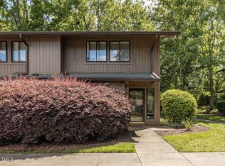 208 Oak Tree Dr, Chapel Hill, NC 27517