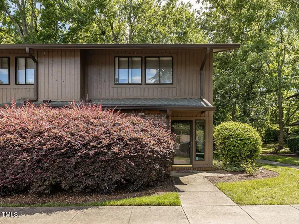 208 Oak Tree Dr, Chapel Hill, NC 27517