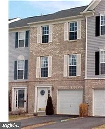 11 Demaret Ct