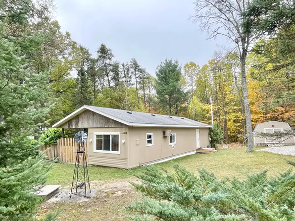 3079 Bittersweet Dr, Lewiston, MI 49756