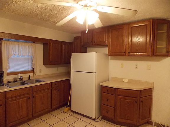 4th image of 3133 Horton St