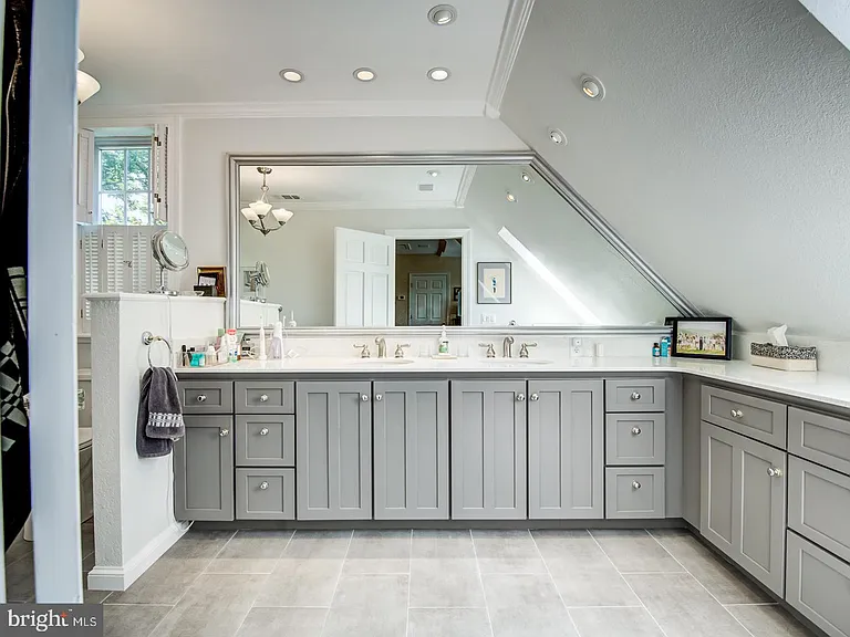 3808 Cathedral Ave NW — Photo 58