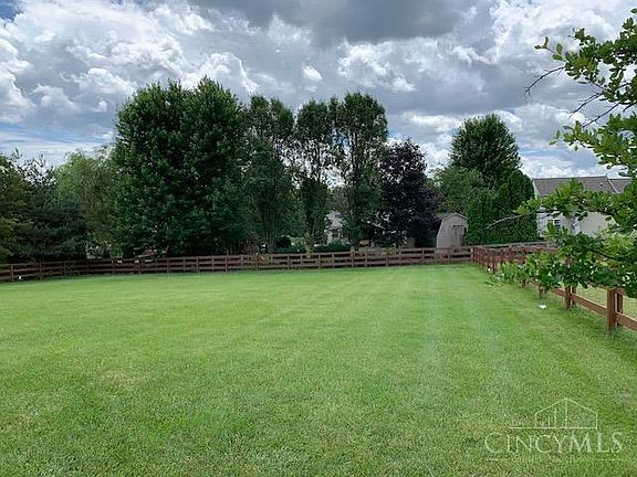 3rd image of 4697 Fairoaks Ct