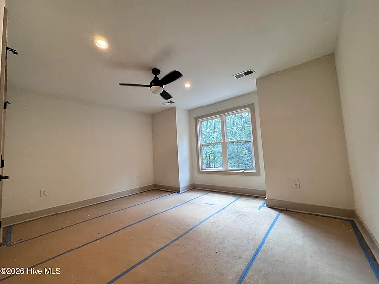 664 Wren Ln — Photo 18
