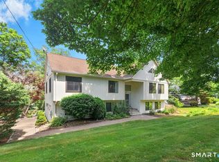 30 Boulevard, Newtown, CT 06470