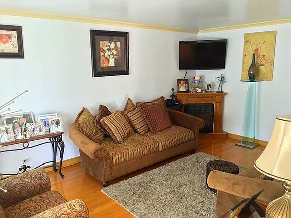 4th image of 8712 S Tulley Ave