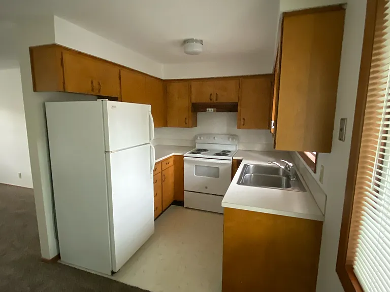 1347 Fir St S — Photo 11