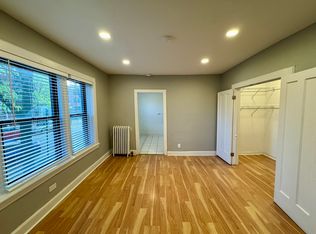 1007 W Oakdale Ave APT 1, Chicago, IL 60657