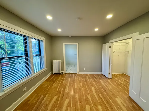1007 W Oakdale Ave APT 1, Chicago, IL 60657