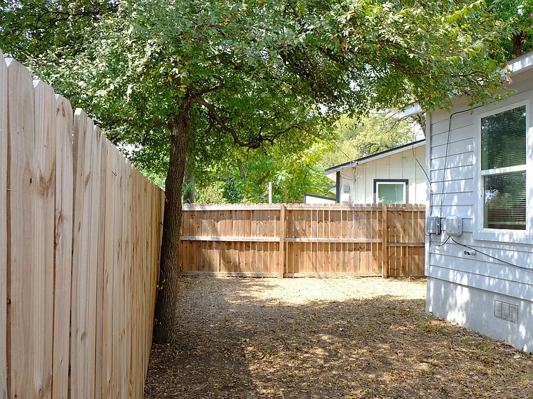 1401 Marcus Pl #B — Photo 34
