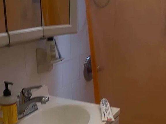 5th image of 512 E 88th St APT 3D