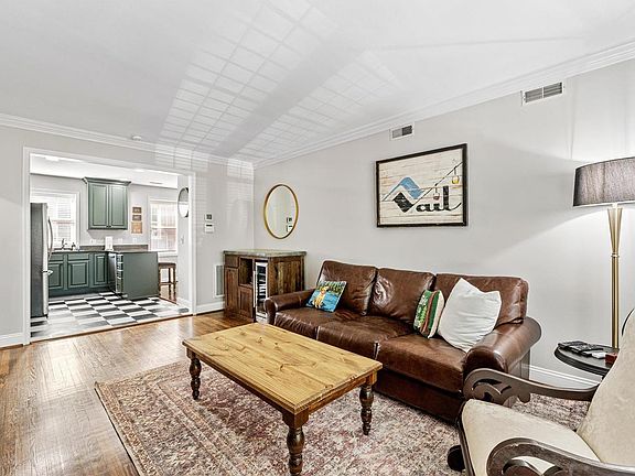 5th image of 815 Westwood Dr APT 1N