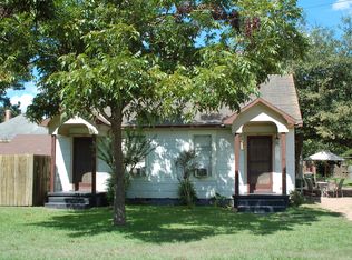 417 7th St, Sealy, TX 77474