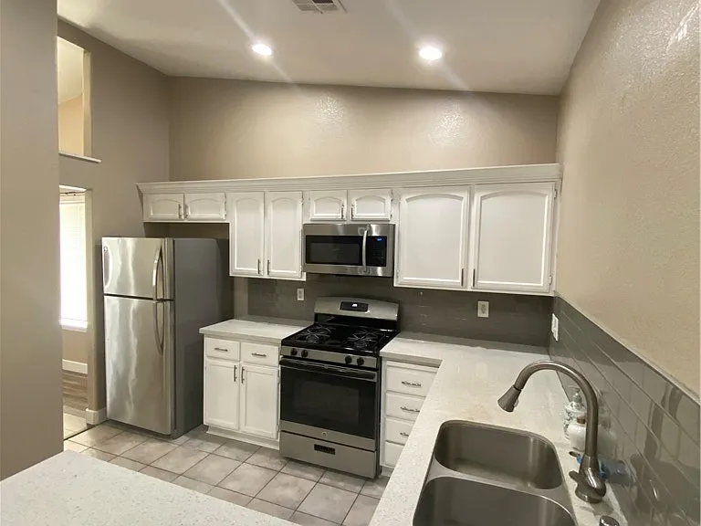 2118 Quinton Ave — Photo 21