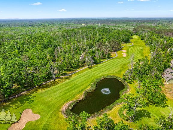 4th image of 824 Golf Cottage Dr