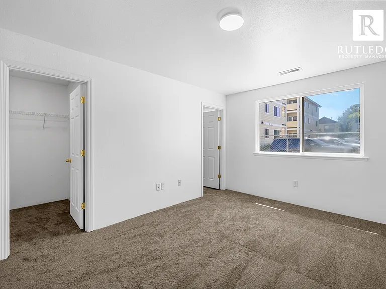 164 S Haskell St — Photo 11