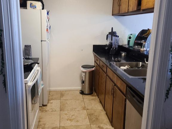 5th image of 152 N Wilshire Dr
