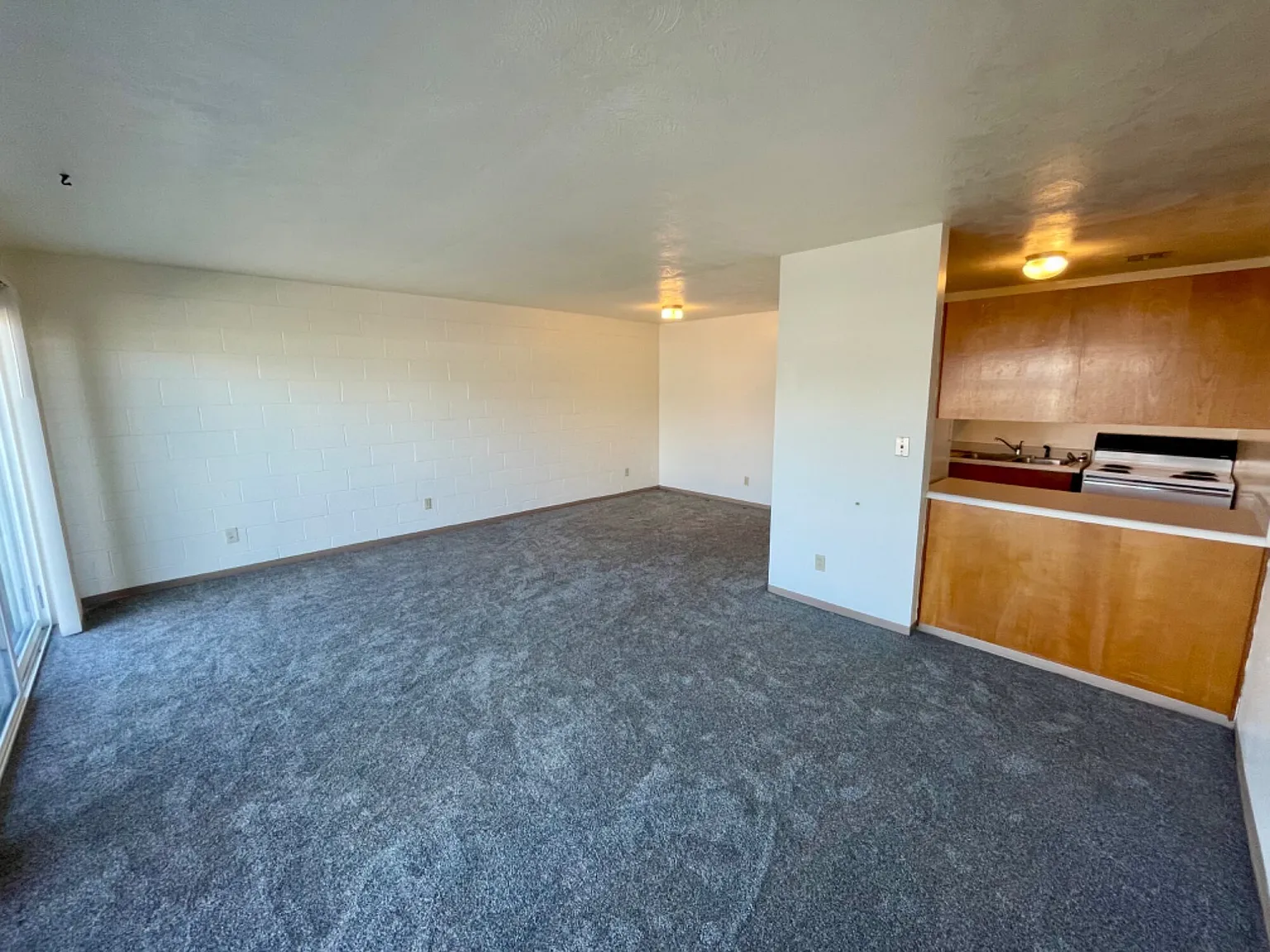 2760 Willamette St — Photo 4