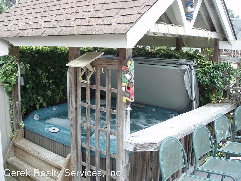 1st image of 2509 Admiral Dr