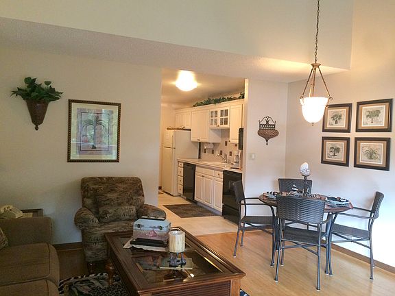 2nd image of 301 Inn At Otter Crst #206