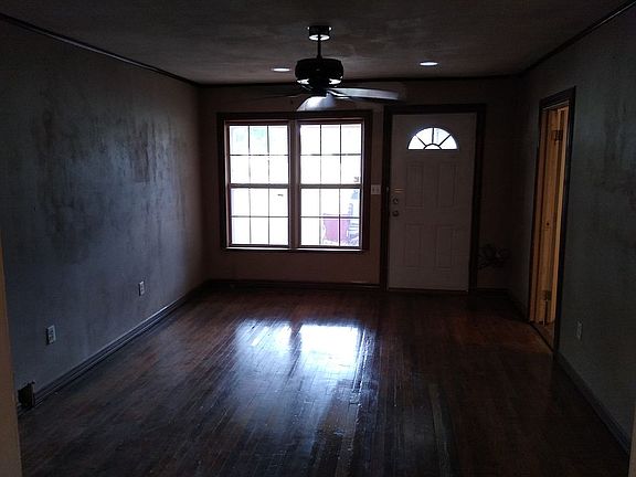 5th image of 412 S Avenue B