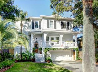 4220 6th St, Saint Simons Island, GA 31522