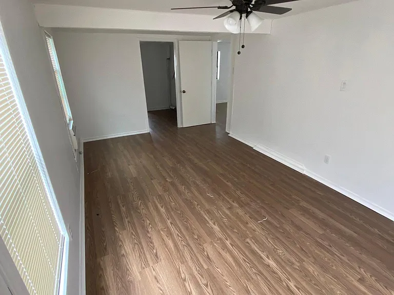 207 Harcourt Ave — Photo 8