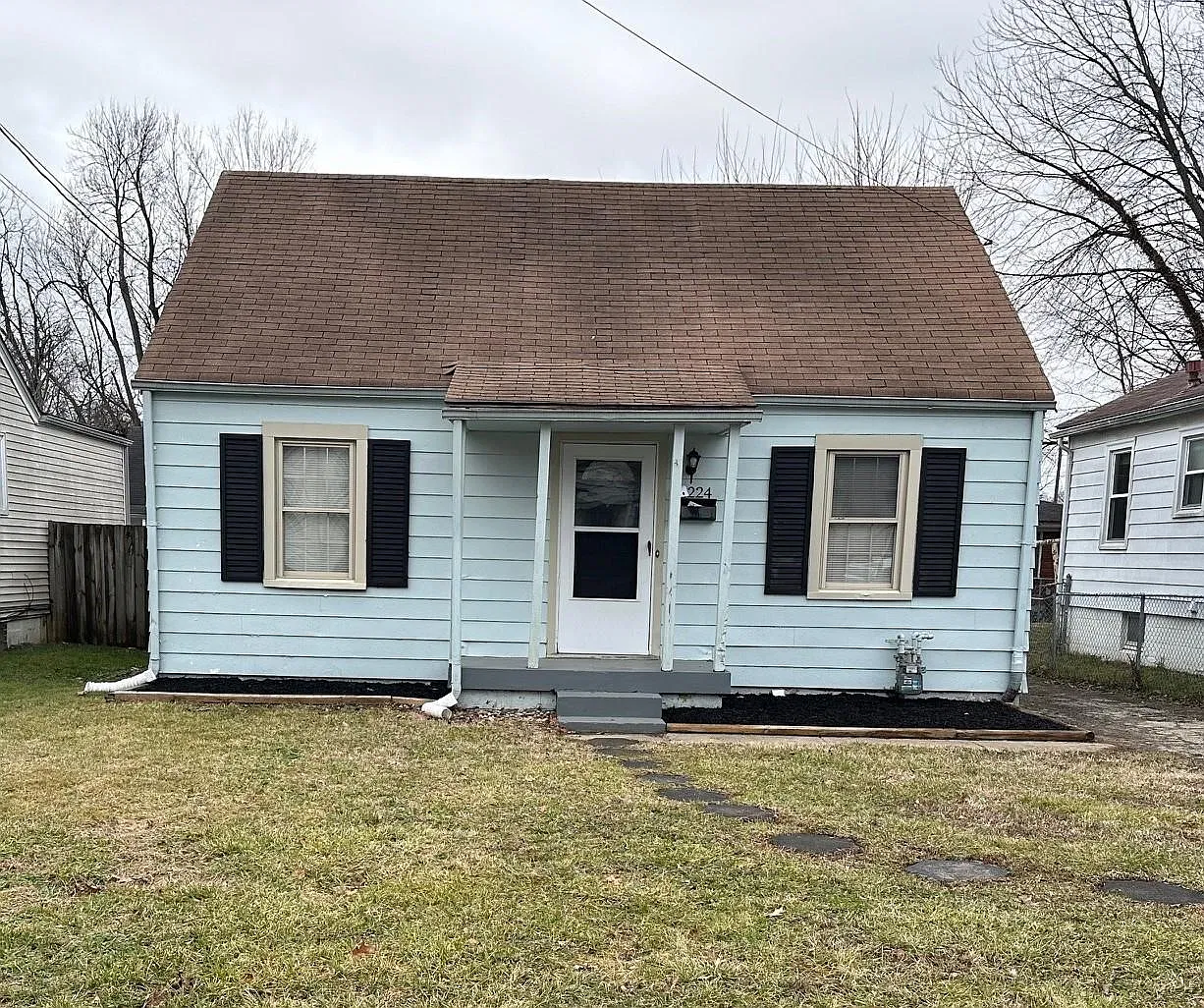 4 bed, 1082 sqft, $1,400 — Photo 1
