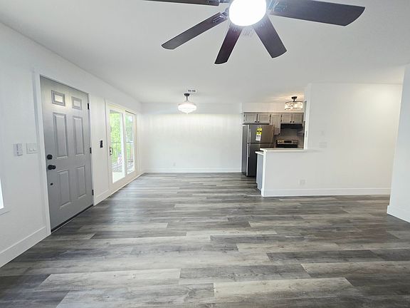 5th image of 1833 Plum Ct