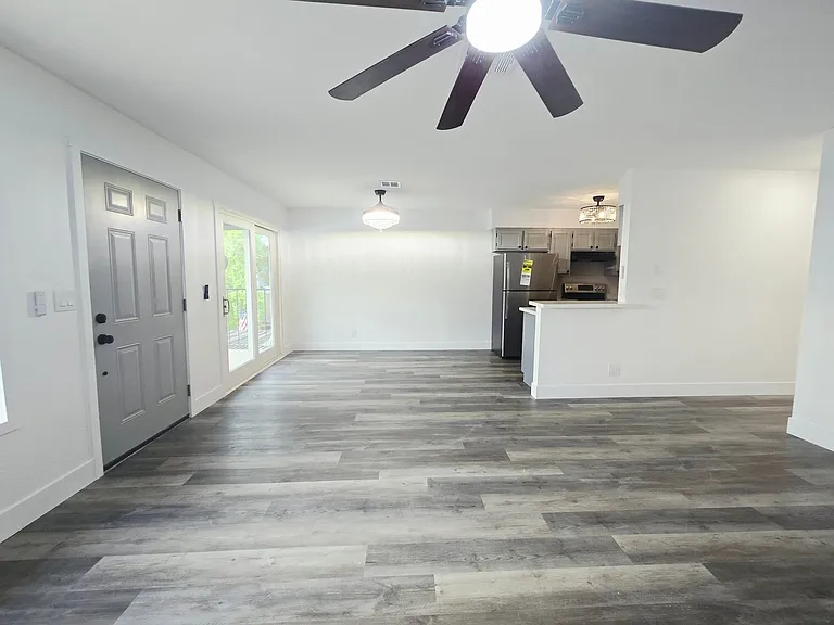 1833 Plum Ct — Photo 5