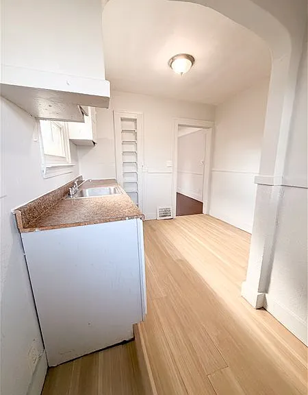 14600 Strathmoor St — Photo 6
