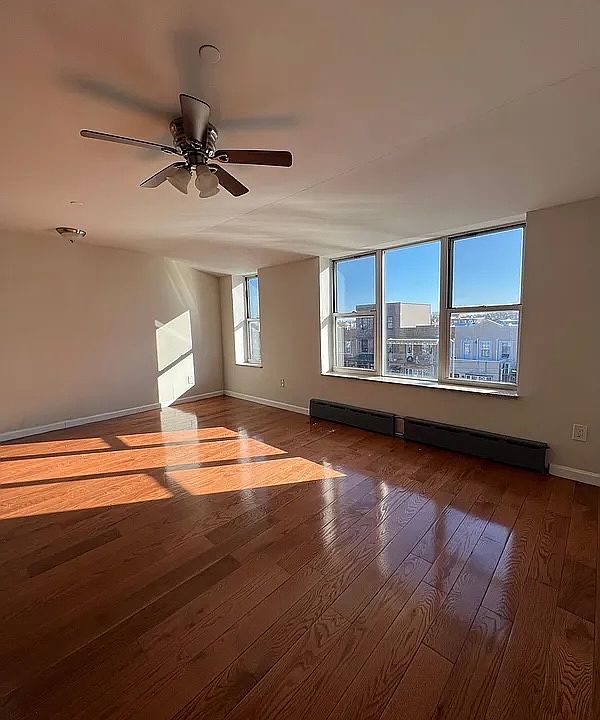 1st image of 2138 38th St #3