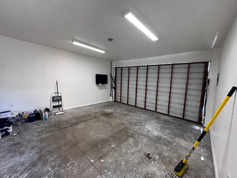 634 E Fairview Blvd — Photo 14