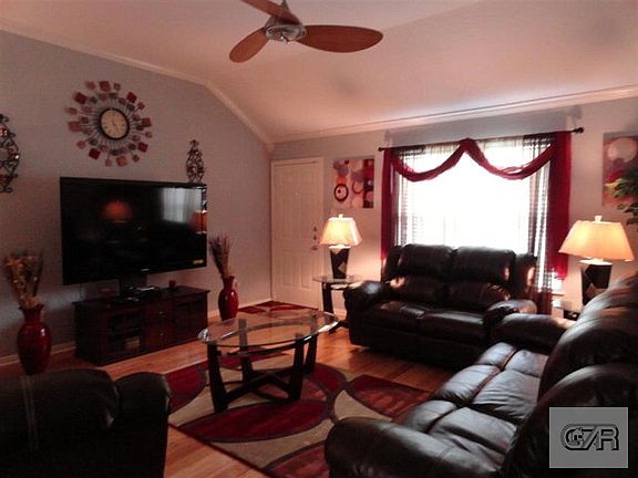 2nd image of 816 Temple Cir