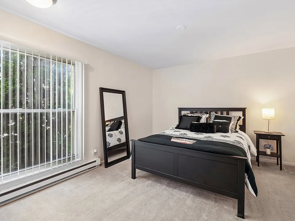 Creek Club Apartments