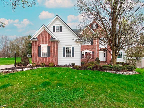 2nd image of 1075 Greenwood Ct