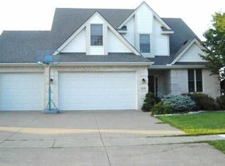 416 Cambridge Dr, Oregon, OH 43616