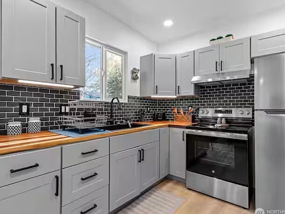 2nd image of 28615 14th Ave S #B