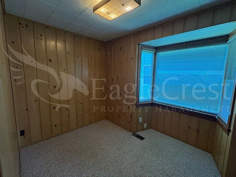 542 E Chestnut St — Photo 27