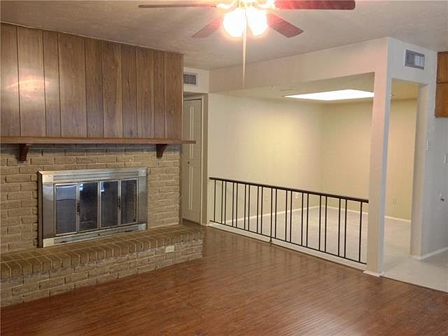 1st image of 2721 Ashglen Dr