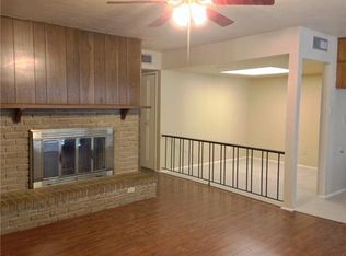2721 Ashglen Dr, Garland, TX 75043